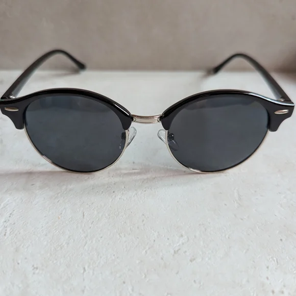 Classic Round Black and Silver Unisex Sunglasses with Case - Picture 2 of 5